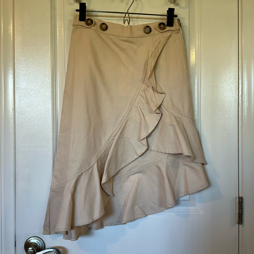 NWT En Saison Ruffle Asymmetrical Skirt Beige S